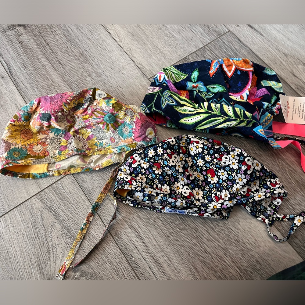 3 Floral Scrub Caps